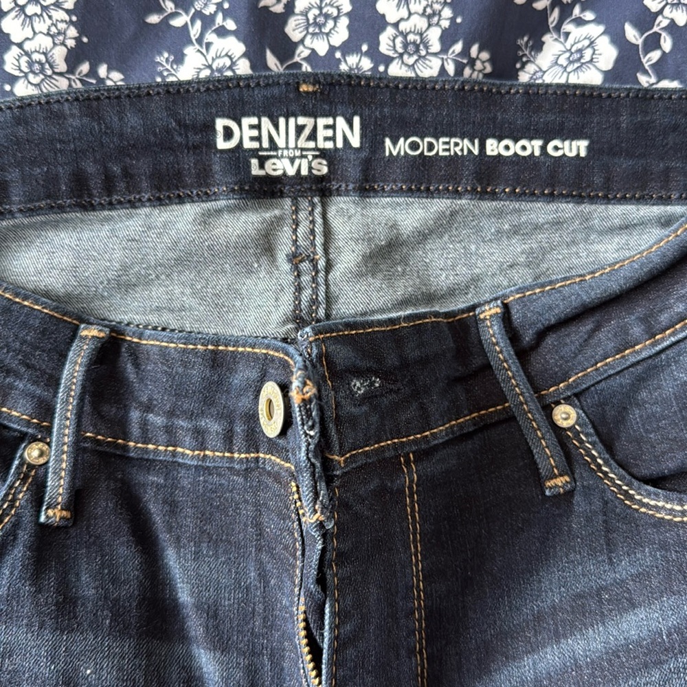 Levi's Bootcut Jeans